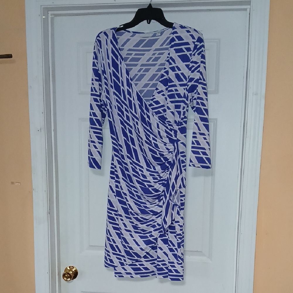 New York & Company Wrap Blue Pattern Dress. Size L